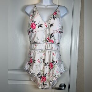 V-Neck White Bikini Ruffle Floral Halter, Cross Back Swimsuit Size 2XL EUC #5947